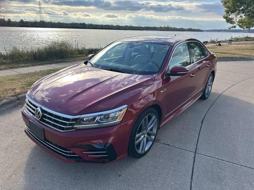 2019 Volkswagen Passat 2.0T R-Line