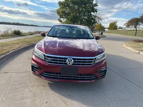 2019 Volkswagen Passat 2.0T R-Line