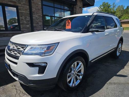 White Platinum Metallic Tri-Coat 2018 Ford Explorer XLT