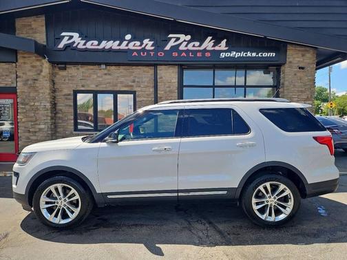 White Platinum Metallic Tri-Coat 2018 Ford Explorer XLT