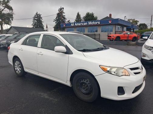Super White 2013 Toyota Corolla L