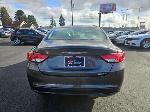 2017 Chrysler 200 Touring