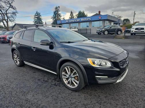 2018 Volvo V60 Cross Country T5