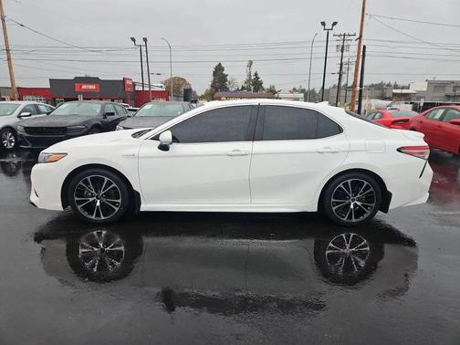 2018 Toyota Camry Hybrid XLE