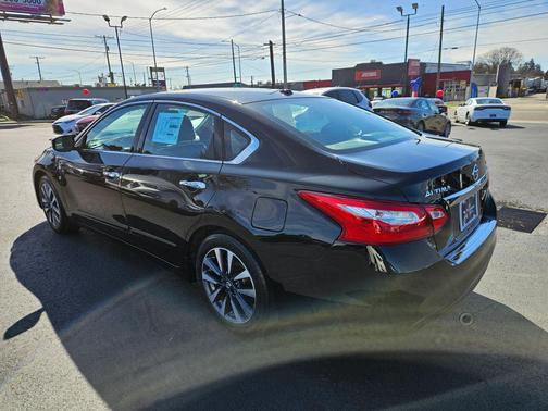 Super Black 2016 Nissan Altima 2.5 SL