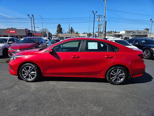 Currant Red 2024 Kia Forte LXS