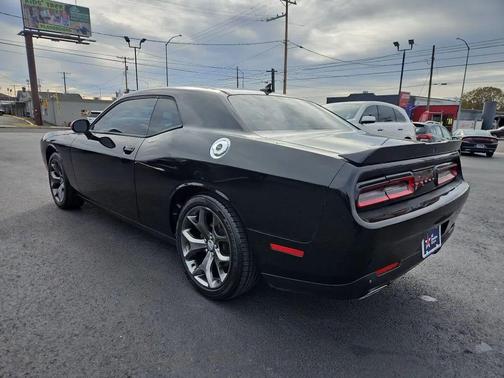 2015 Dodge Challenger SXT Plus