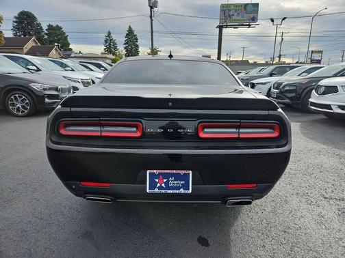 2015 Dodge Challenger SXT Plus