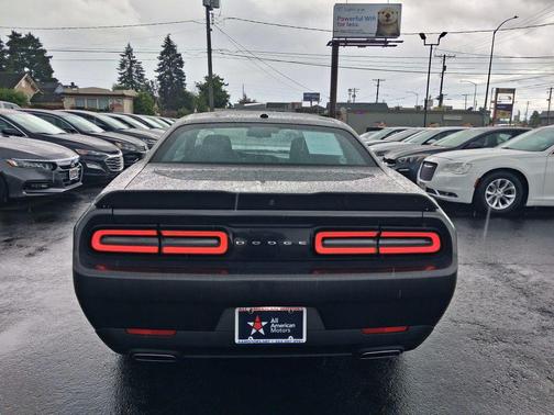 Granite Pearlcoat 2018 Dodge Challenger SXT