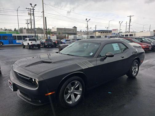 Granite Pearlcoat 2018 Dodge Challenger SXT