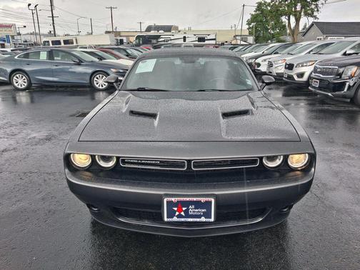 Granite Pearlcoat 2018 Dodge Challenger SXT