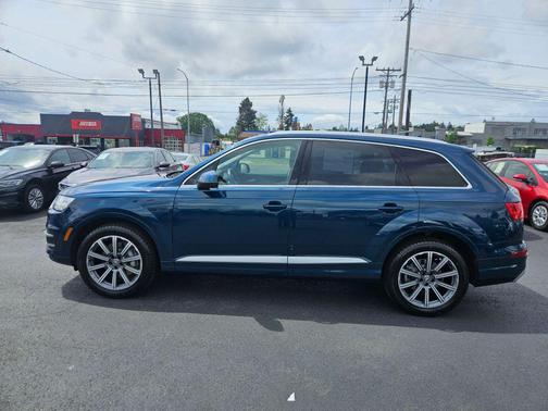 Galaxy Blue Metallic 2018 Audi Q7 3.0T Prestige
