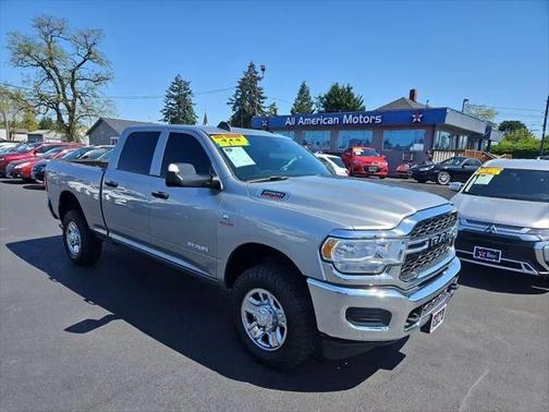 2022 RAM 2500 Tradesman Crew Cab 4x4 6'4' Box