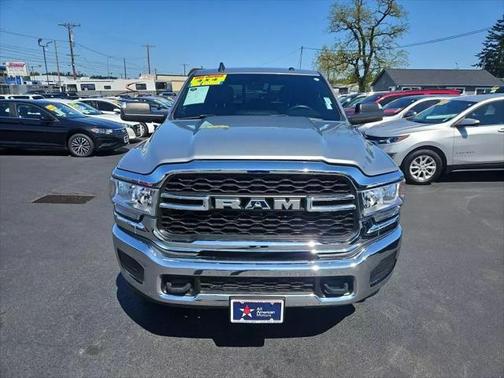 2022 RAM 2500 Tradesman Crew Cab 4x4 6'4' Box