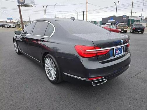 2016 BMW 740 740i Sedan 4D