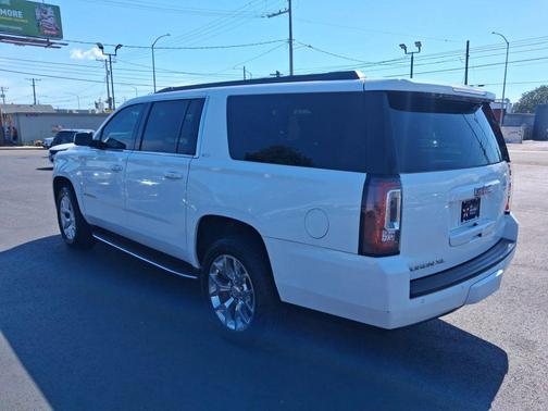 White 2018 GMC Yukon XL SLT