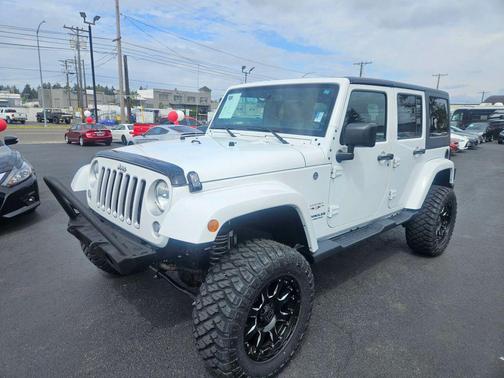 Bright White 2017 Jeep Wrangler Unlimited Sahara