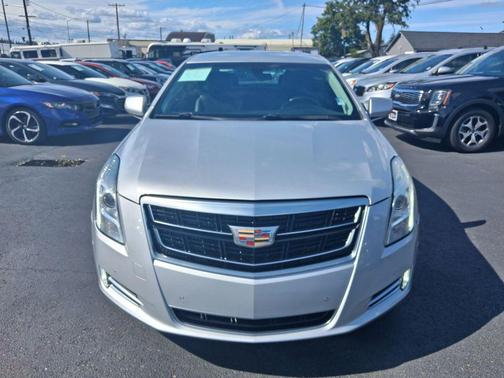 Radiant Silver Metallic 2016 Cadillac XTS Luxury