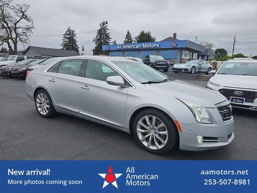 Radiant Silver Metallic 2016 Cadillac XTS Luxury