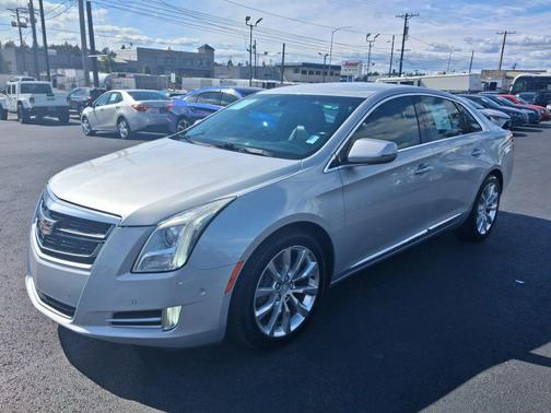 Radiant Silver Metallic 2016 Cadillac XTS Luxury