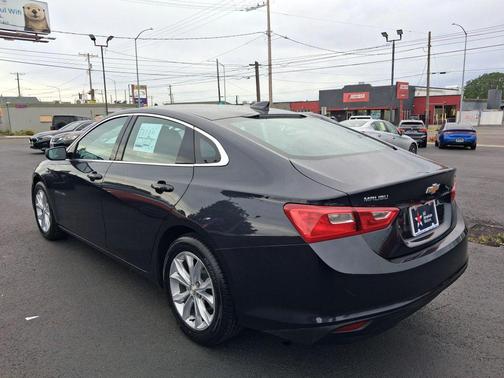 Dark Ash Metallic 2023 Chevrolet Malibu FWD 1LT