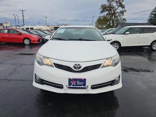 2014 Toyota Camry SE