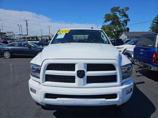 2017 RAM 2500 Laramie Crew Cab 4x4 6'4' Box