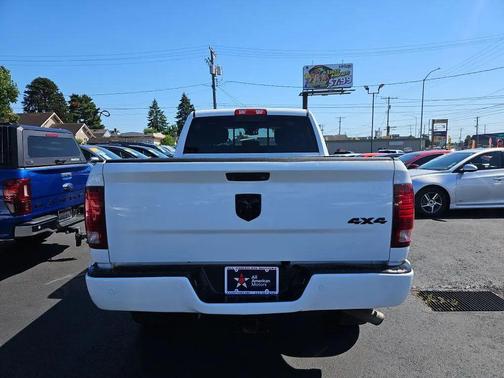 2017 RAM 2500 Laramie Crew Cab 4x4 6'4' Box