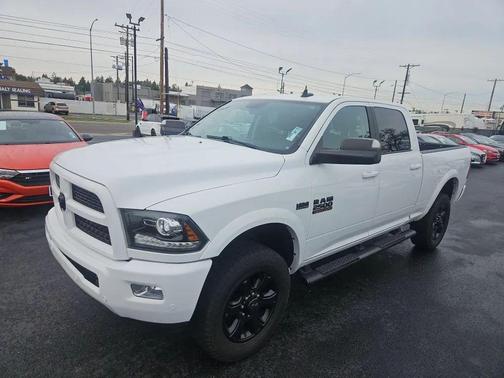 2017 RAM 2500 Laramie Crew Cab 4x4 6'4' Box