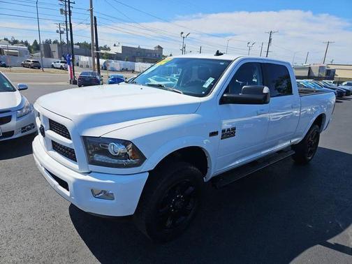 2017 RAM 2500 Laramie Crew Cab 4x4 6'4' Box