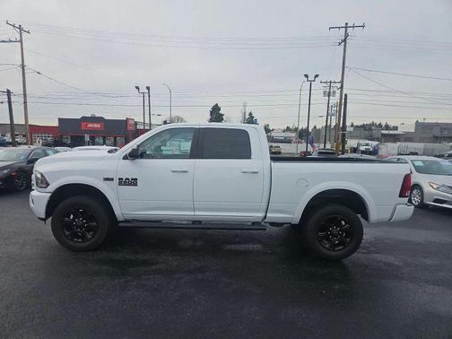 2017 RAM 2500 Laramie Crew Cab 4x4 6'4' Box