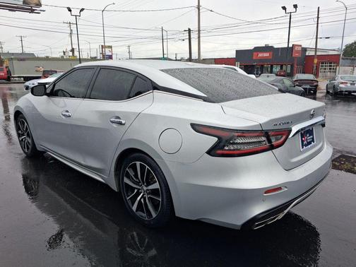 Brilliant Silver 2022 Nissan Maxima SV Xtronic CVT