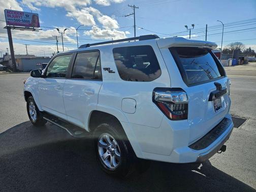 Super White 2021 Toyota 4Runner TRD Off Road Premium