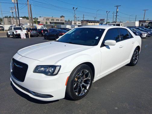 Bright White 2018 Chrysler 300 S