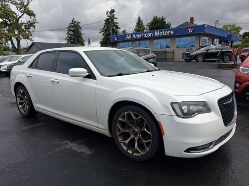 Bright White 2018 Chrysler 300 S