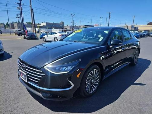 2022 Hyundai SONATA Hybrid SE