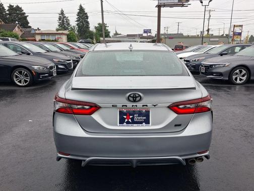 Celestial Silver Metallic 2022 Toyota Camry SE