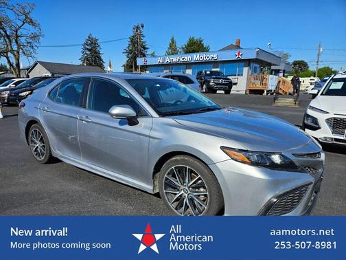 Celestial Silver Metallic 2022 Toyota Camry SE