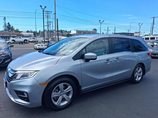 Lunar Silver Meta 2019 Honda Odyssey EX-L w/Navigation/RES