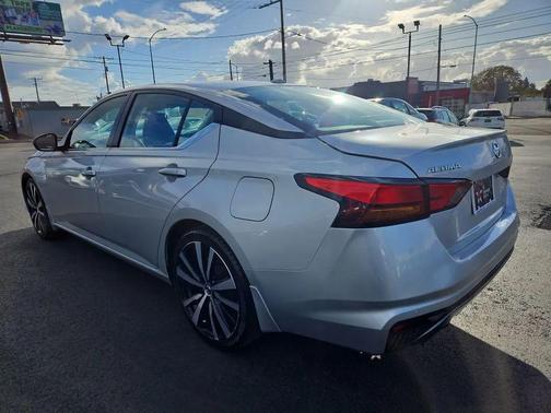 2020 Nissan Altima SR FWD