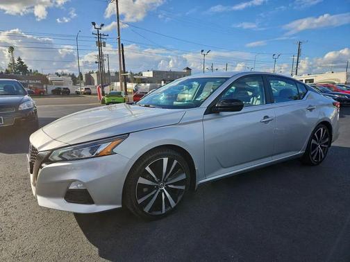 2020 Nissan Altima SR FWD