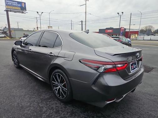 2021 Toyota Camry SE