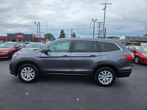 Modern Steel Metallic 2019 Honda Pilot LX