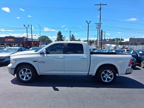 Pearl White 2017 RAM 1500 Laramie