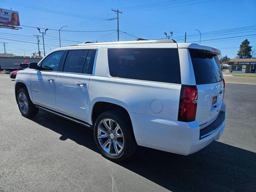 Iridescent Pearl Tricoat 2018 Chevrolet Suburban Premier