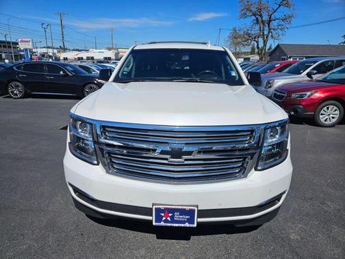 Iridescent Pearl Tricoat 2018 Chevrolet Suburban Premier
