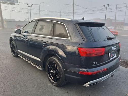 Ink Blue Metallic 2017 Audi Q7 3.0T Premium Plus