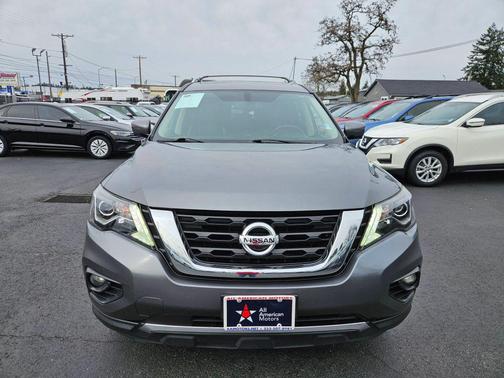 Gun Metallic 2019 Nissan Pathfinder Platinum