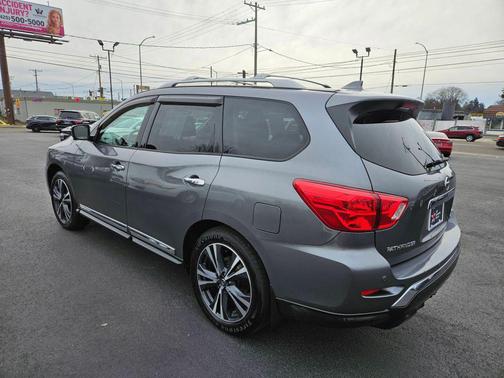 Gun Metallic 2019 Nissan Pathfinder Platinum