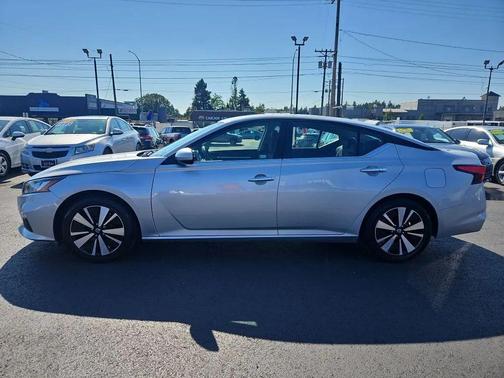 2021 Nissan Altima 2.5 SV